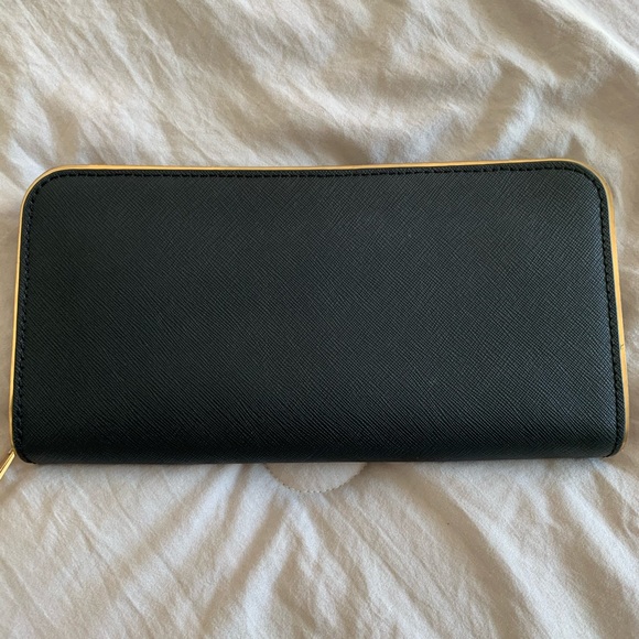 Michael Kors Wallet - Picture 2 of 4